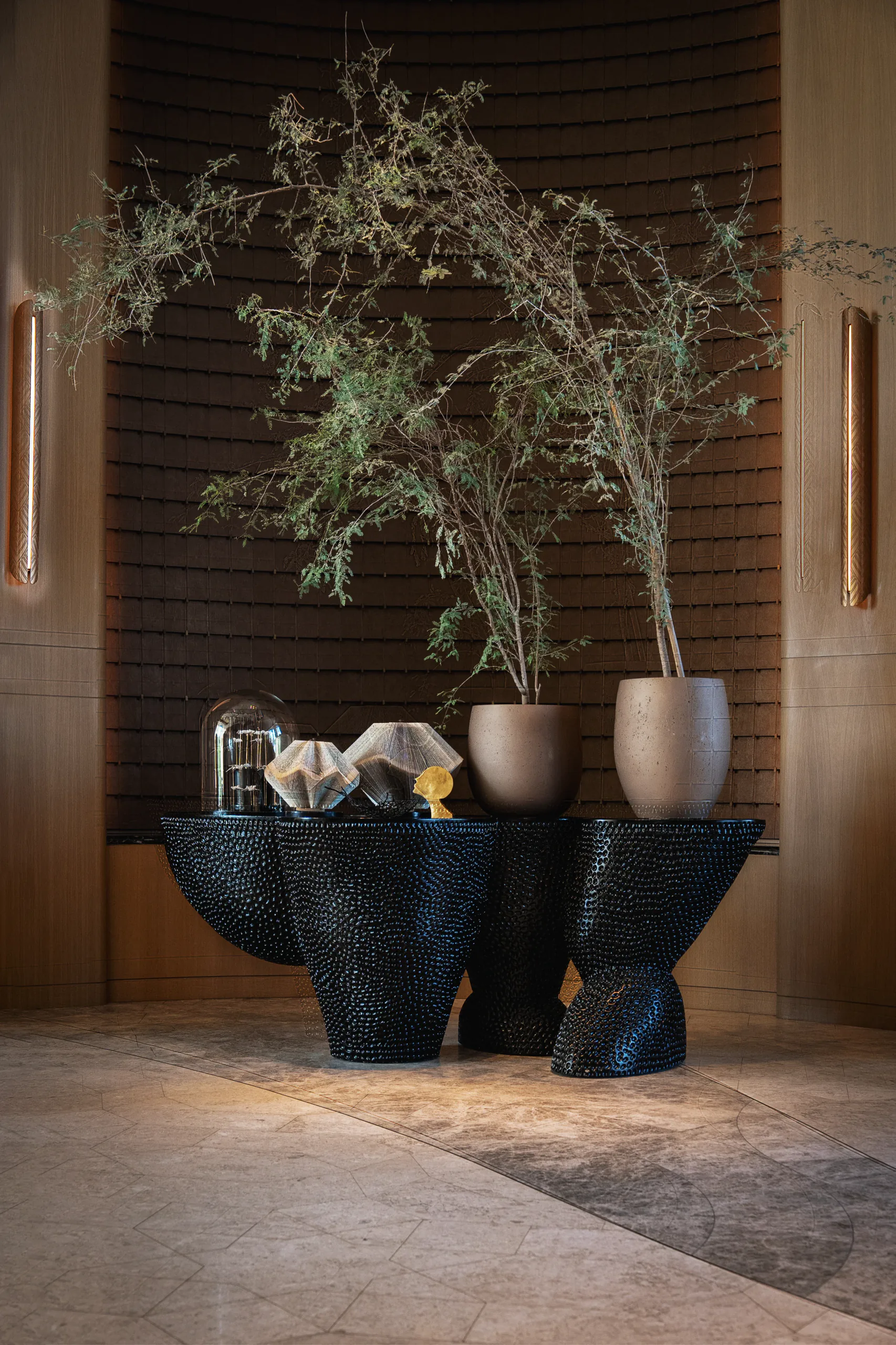Decorative objects in the lobby of Jumeirah Marsa Al Arab